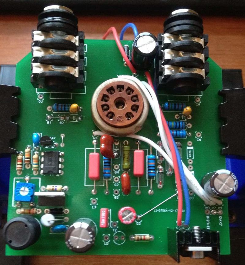 Плата гитарной примочки White Horse Overdrive вживую